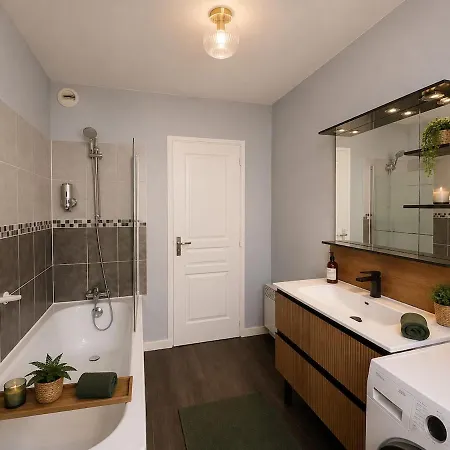 Oparadi 'carre Carnot' - A 300m - Parking Apartment